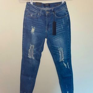 ❌ FINAL CALL❌NWT-black label distressed jeans